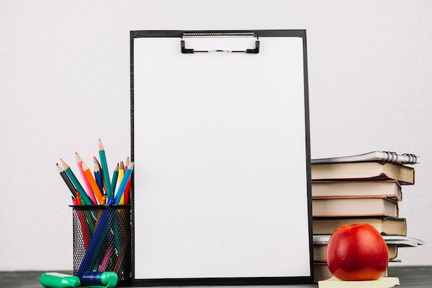 dell笔记本电脑电池显示正在充电但是电量一直不变